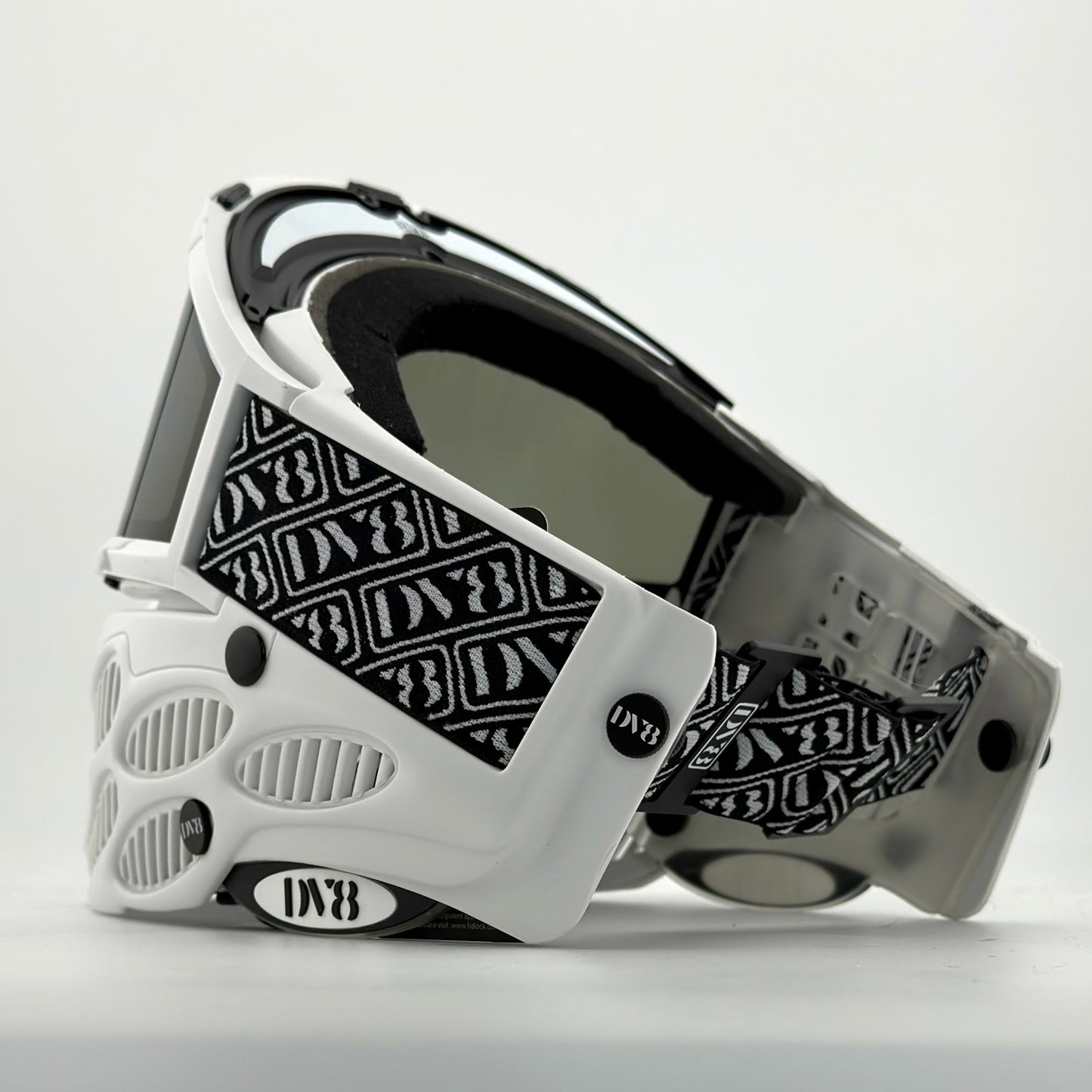 DV8 Whiteout Flex 8