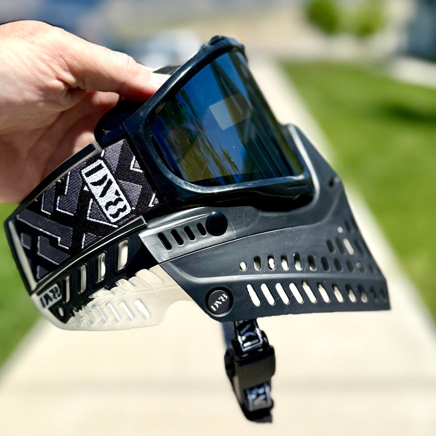 DV8 Custom Proflex: Black and Chrome