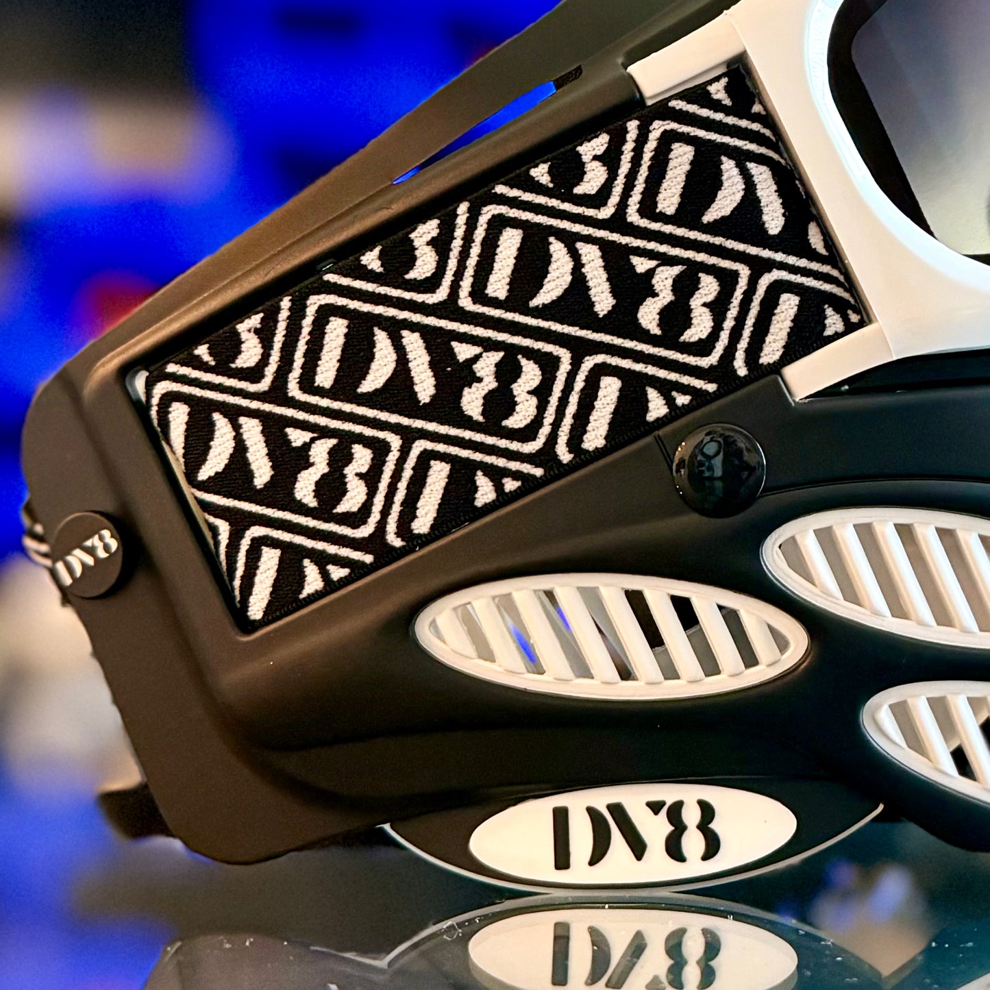 DV8 Black - White and White - Black F8
