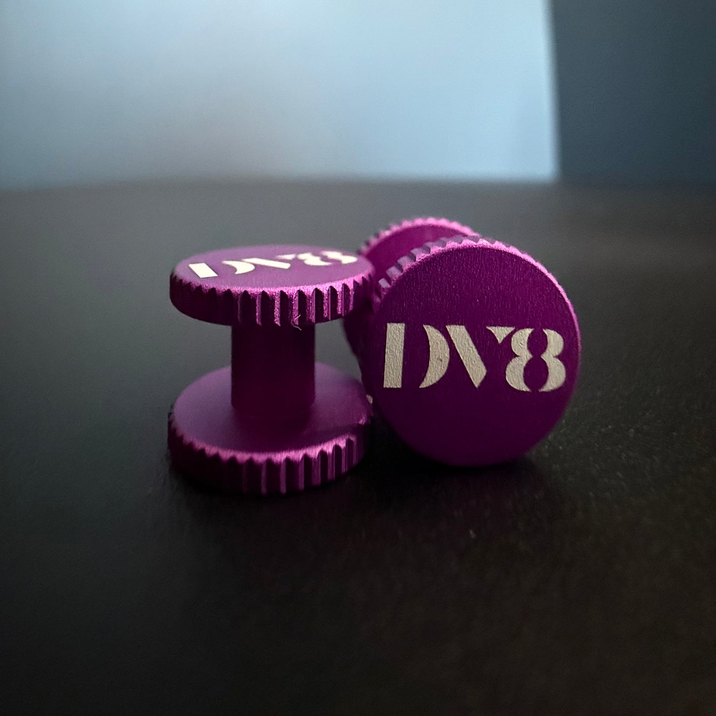 LoPro DV8 Thumbscrews