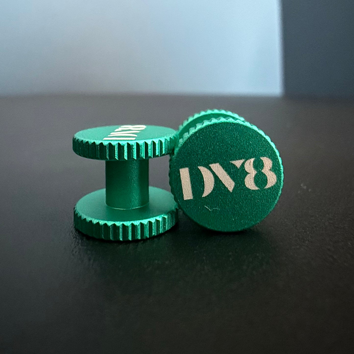 LoPro DV8 Thumbscrews