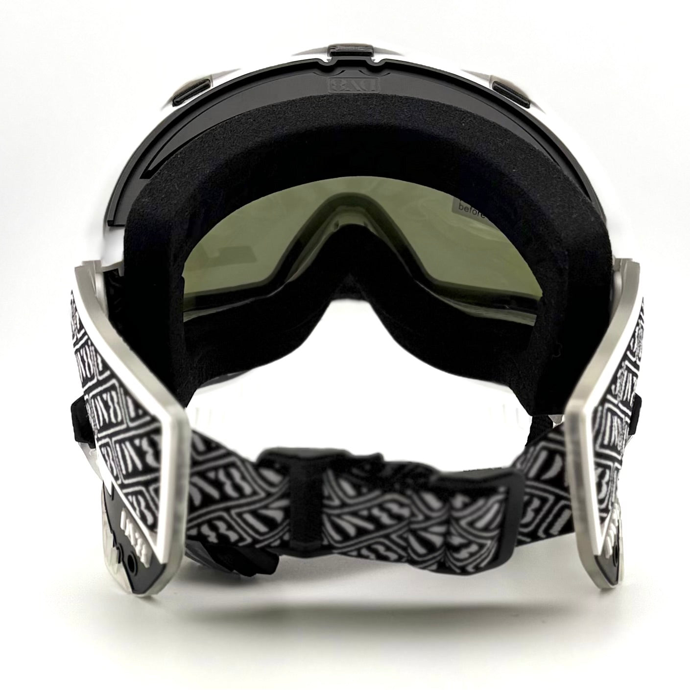 DV8 White / Clear Proflex